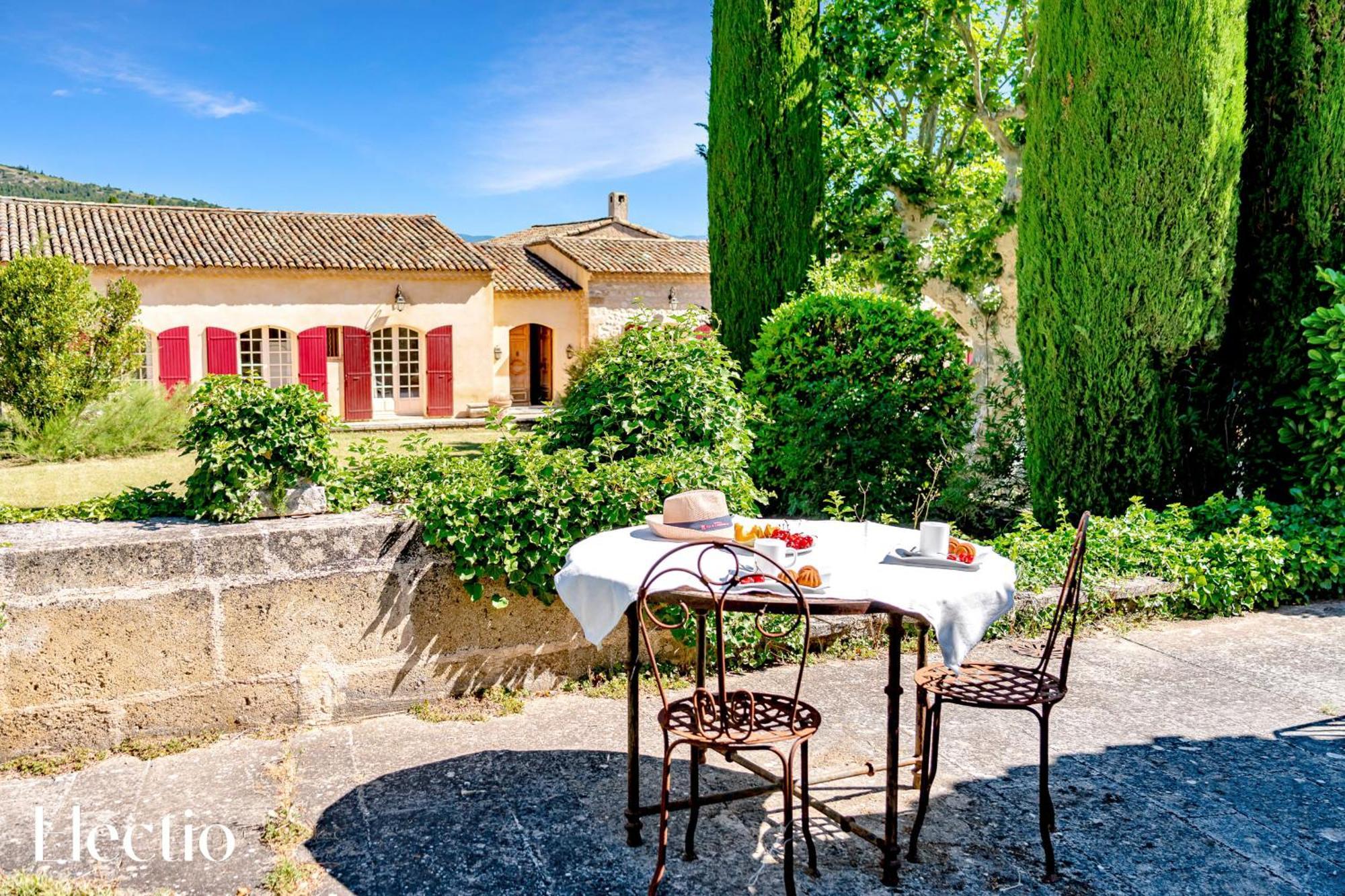 Апарт готель Bastide Domaine Tour Campanets Ле-Пюї-Сент-Репарад Екстер'єр фото
